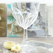 Charger l&#39;image dans la galerie, Anciens grands verres à vin en cristal à facettes apéritif et vin