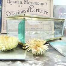 Charger l&#39;image dans la galerie, Boîte à bijoux en verre biseauté et laiton année 1950