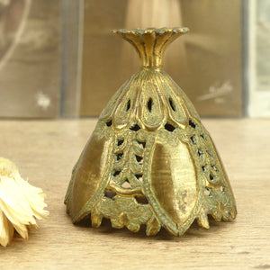 Coquetier ancien 19e siècle Français de collection en laiton ciselé