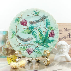 Assiette à dessert française 19e siècle oiseaux et fruits décor en relief