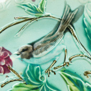 Assiette à dessert française 19e siècle oiseaux et fruits décor en relief