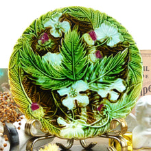 Charger l&#39;image dans la galerie, Assiette ancienne à dessert française 19e siècle feuilles décor végétal