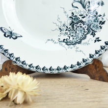 Charger l&#39;image dans la galerie, Assiette à soupe française Amandinoise décor rocaille Louis XV fleurs et papillon N3