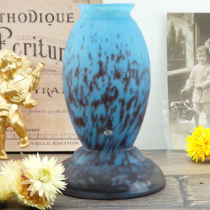 Pied de lampe en pâte de verre bleue style Art Nouveau