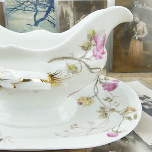 Grande saucière française en porcelaine blanche avec décor de fleurs roses