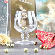 Charger l&#39;image dans la galerie, Verre à liqueur Daum, petit verre en cristal Daum France signé