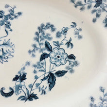 Charger l&#39;image dans la galerie, Plat oval Longwy Ycho décor de fleurs bleues, plat 19e siècle à fleurs