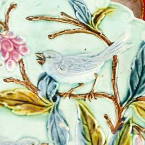 Assiette barbotine oiseaux, Assiette française 19e siècle, Assiette de collection