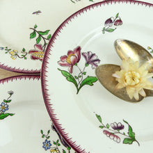 Charger l&#39;image dans la galerie, 5 assiettes à dessert Sarreguemines Strasbourg 19e siècle, anciennes assiettes Sarreguemines, assiettes à fleurs anciennes