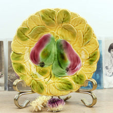 Charger l&#39;image dans la galerie, Assiette à dessert Sarreguemines décor fruits poires barbotine faïence française 1920