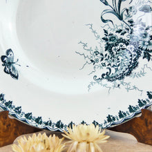 Charger l&#39;image dans la galerie, Assiette à soupe française Amandinoise décor rocaille Louis XV N5