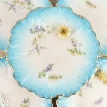 Charger l&#39;image dans la galerie, 5 assiettes à dessert Limoges bleues, roses et or, petites assiettes luxueuses Limoges