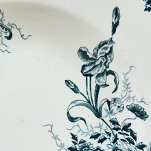 Charger l&#39;image dans la galerie, Assiette à soupe française Amandinoise décor rocaille Louis XV N5