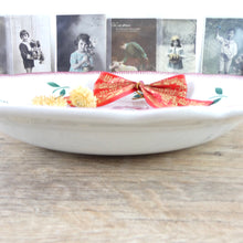 Charger l&#39;image dans la galerie, Grand plat creux à fleurs vintage 1950, ancien saladier à fleurs